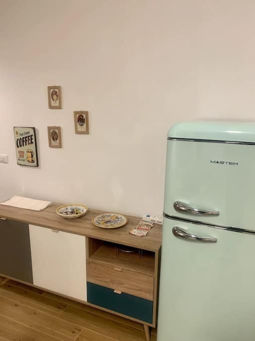 Appartamento Con Terrazzo Sui Tetti Milanesi Exterior foto