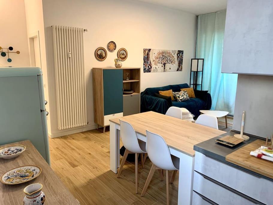 Appartamento Con Terrazzo Sui Tetti Milanesi Exterior foto