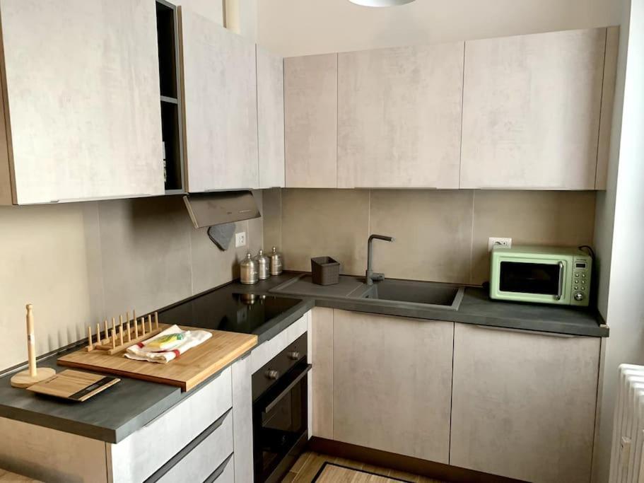 Appartamento Con Terrazzo Sui Tetti Milanesi Exterior foto